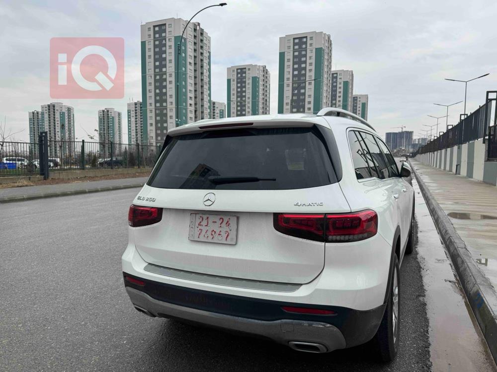 مرسيدس بنز GLB